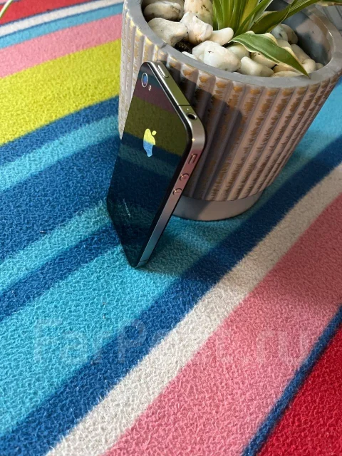 Apple iPhone 4. �����, 32 �� ����