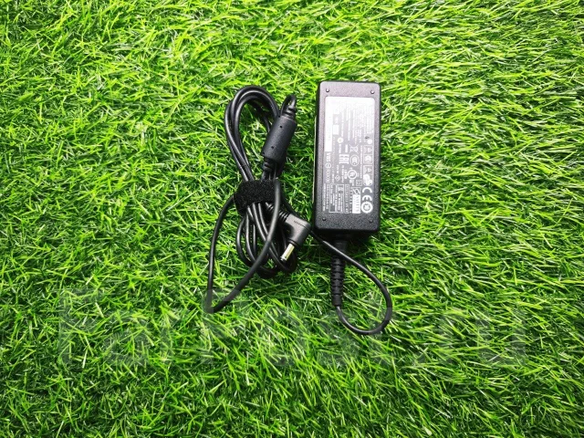 DEXP Aquilon. 15.6", 2,2����, ��� 4 ��, ���� 500���, WiFi: 1, Bluetooth: 1, ����������� �� 1��. ����