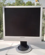 Samsung. 19", ���������� �� (LCD, LED, QLED) ����