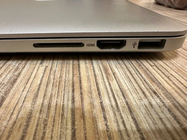 Apple MacBook Pro 13 2013 Late. 13", 2,4����, ��� 8 ��, ���� 256���, WiFi: 1, Bluetooth: 1, ����������� �� 6��. ����