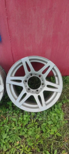 Bridgestone Liufeng. 7.0x15", 6x139.7, ET5 ����