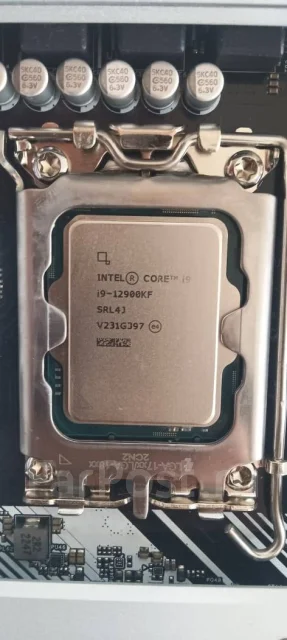 Intel Core i9-12900KF ����