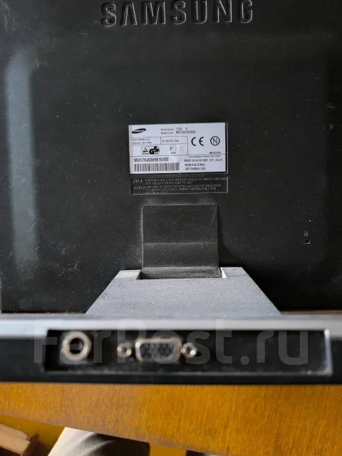 Samsung. 15" ����