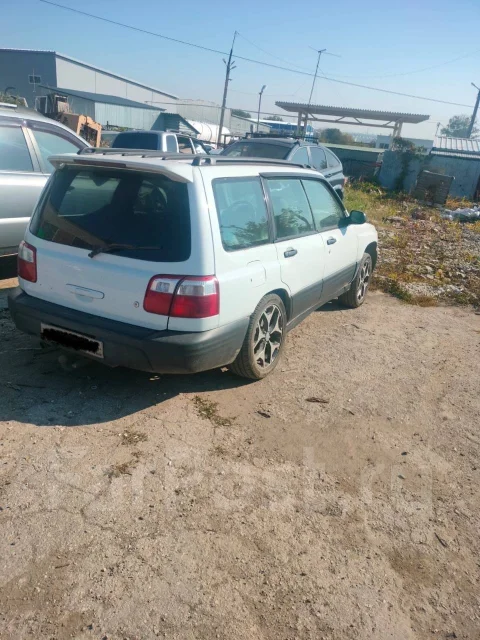Subaru Forester ����
