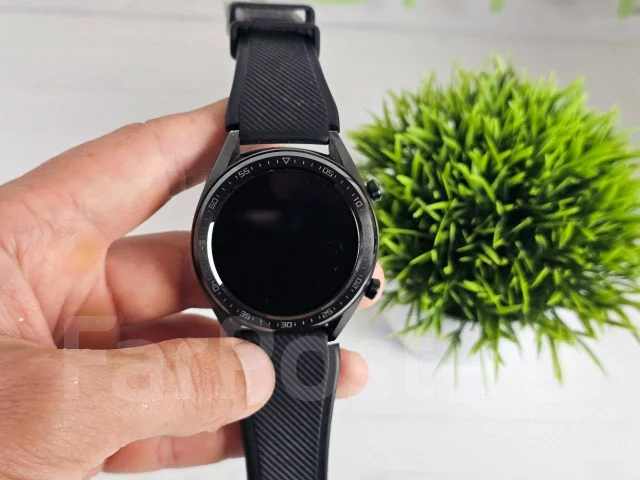 Huawei Watch GT. IP67 ����