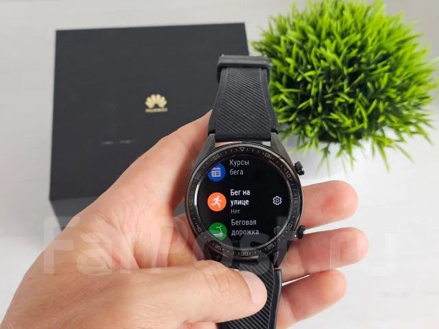 Huawei Watch GT. IP67 ����
