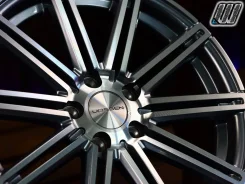 Vossen CV4. 8.0x17", 5x114.3, ET35, �� 73,1���. ��� ����� �� ���� ����