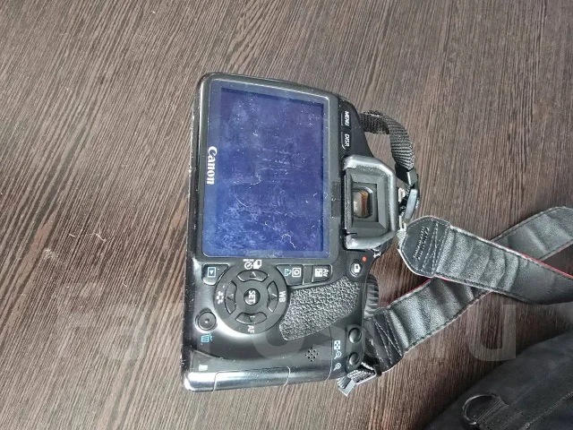Canon EOS 550D ����