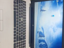 HP. 13", 32����, ��� 4 ��, ���� 8���, WiFi, Bluetooth, ����������� �� 24��. ����
