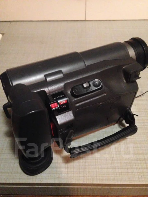 Hitachi VM-E228E ����