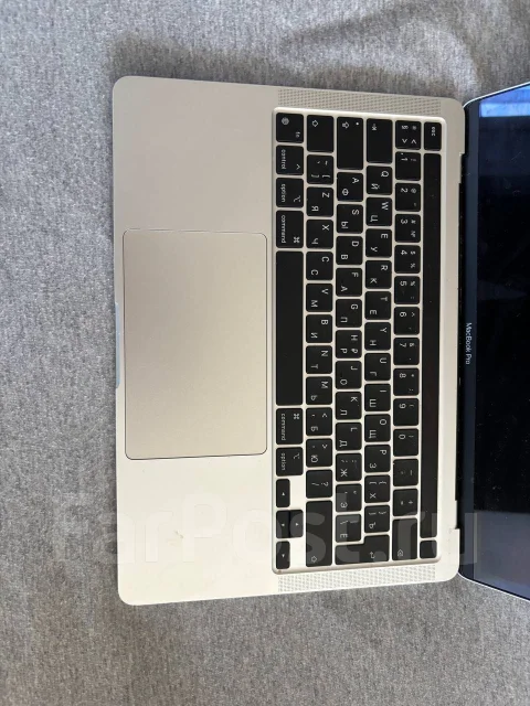 Apple MacBook Pro 13 2020. 13.3", 1����, ��� 8 ��, ���� 280���, WiFi: 1, Bluetooth: 1, ����������� �� 20��. ����