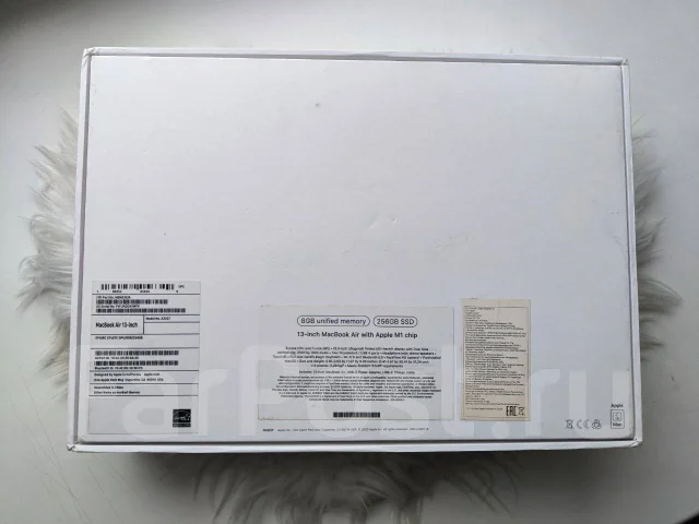 Apple MacBook Air 13 2020 MGN63. 13.3", 3,2����, ��� 8 ��, ���� 256���, WiFi: 1, Bluetooth: 1 ����