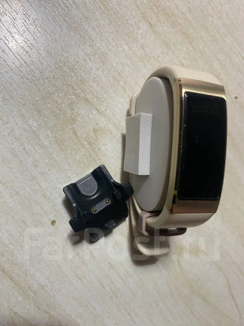 Huawei Band 3 Pro ����