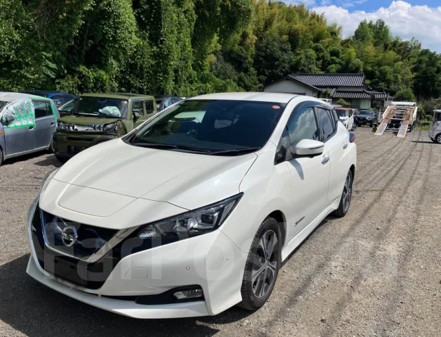 Nissan Leaf. ZE1, EM57 ����