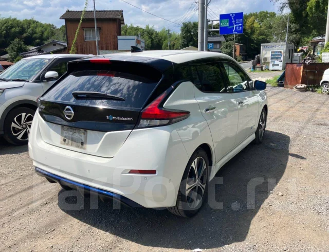 Nissan Leaf. ZE1, EM57 ����
