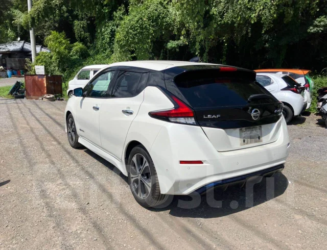 Nissan Leaf. ZE1, EM57 ����