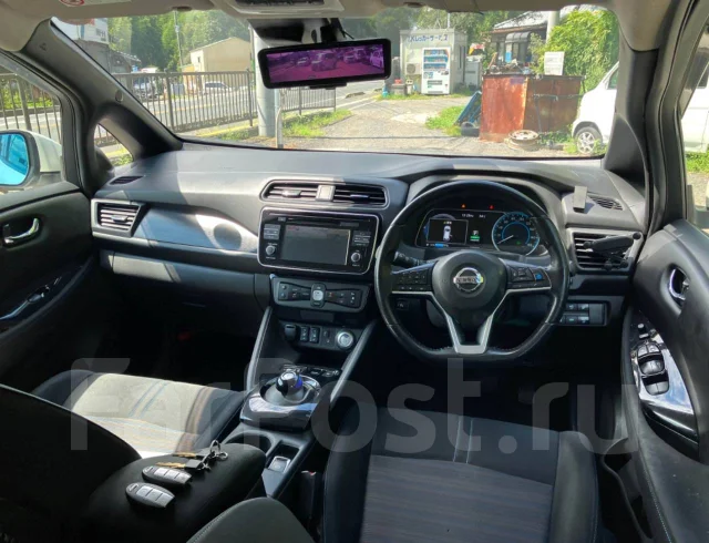 Nissan Leaf. ZE1, EM57 ����