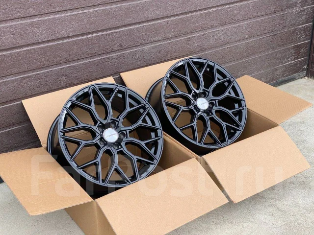 Vossen HF-2. 8.0x18", 5x114.3, ET35, �� 67,1���. ����