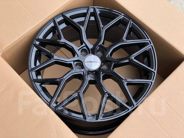 Vossen HF-2. 8.0x18", 5x114.3, ET35, �� 67,1���. ����