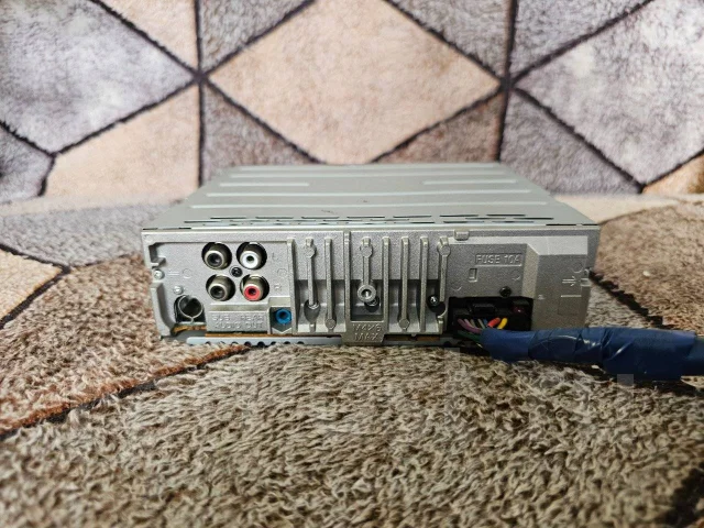 Sony CDX-G3000UE ����