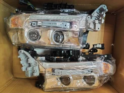 ����(��������) Toyota Land Cruiser 200 15-21�� 8113160K10 ����