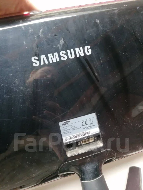 Samsung. 18", ���������� OLED ����