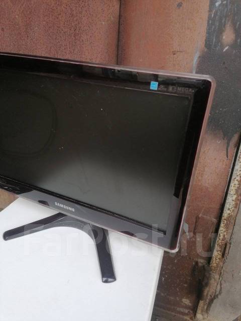 Samsung. 18", ���������� OLED ����