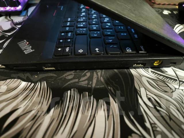 Lenovo ThinkPad X121e. 11.6", 1,3����, ��� 4 ��, ���� 300���, WiFi: 1, Bluetooth: 1, ����������� �� 2��. ����