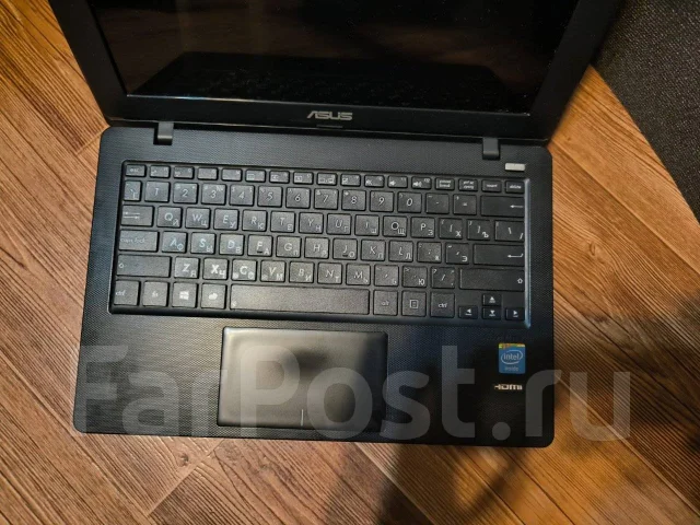 Asus X200CA. 11.6", 1,5����, ���� 120���, ����������� �� 1��. ����