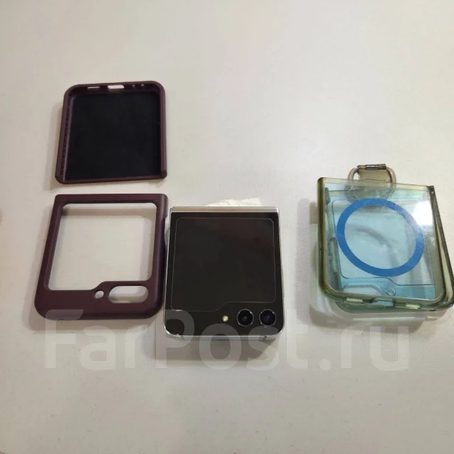 Samsung Galaxy Z Flip5. �/�, 8 �� ����
