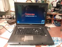 Toshiba. 17", 1,5����, ��� 2048 ��, ���� 100���, WiFi: 1, Bluetooth: 1 ����