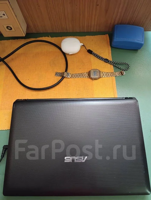 Asus K43SJ. 15.6", 2,3����, ��� 4 ��, ���� 250���, WiFi: 1, Bluetooth: 1 ����