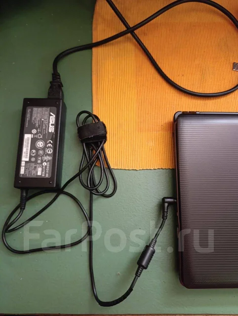 Asus K43SJ. 15.6", 2,3����, ��� 4 ��, ���� 250���, WiFi: 1, Bluetooth: 1 ����