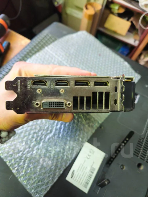 Radeon RX 570 ����
