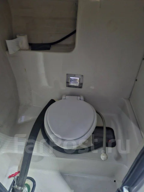 Nissan. ����� 7,3��., ��������� ���������, 175��.�., ������ ����