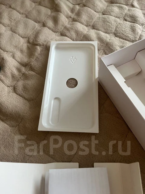 Honor 20. �/�, 128 ��, ������, 4G LTE, Dual-SIM, NFC ����