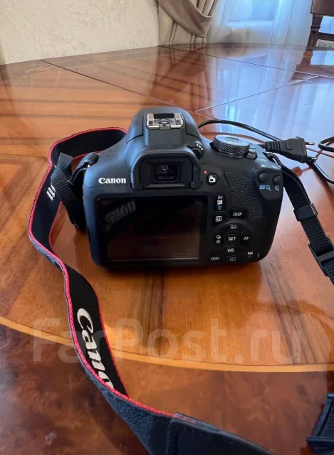 Canon EOS 2000D ����