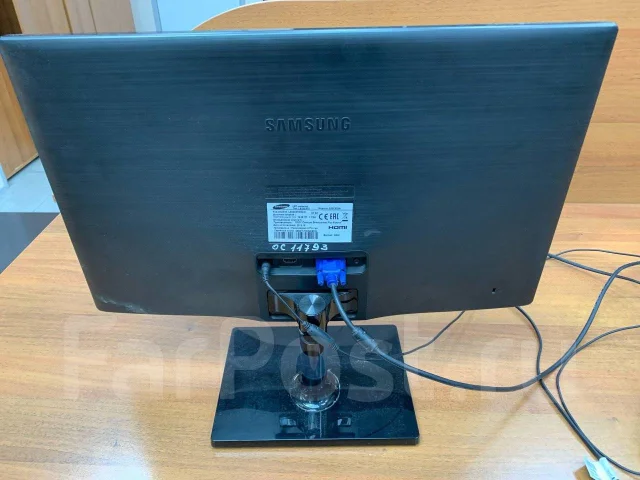 Samsung. 23", ���������� �� (LCD, LED, QLED) ����