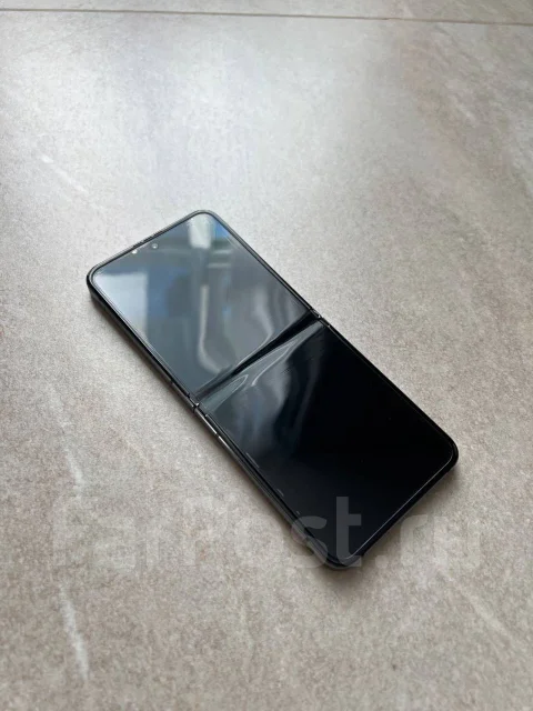 Samsung Galaxy Z Flip5. �/�, 256 ��, 4G LTE, ���������� ����
