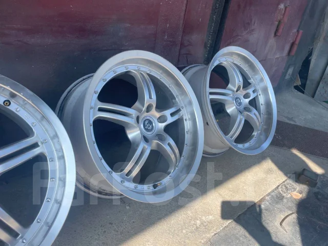Stern. 8.5x18", 5x114.3, ET45 ����