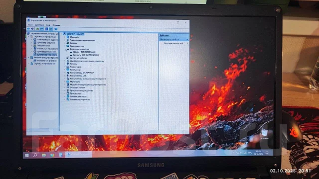 Samsung 300E7A. 17.3", 2,3����, ��� 6 ��, ���� 256���, WiFi: 1, Bluetooth: 1 ����