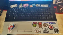 Samsung 300E7A. 17.3", 2,3����, ��� 6 ��, ���� 256���, WiFi: 1, Bluetooth: 1 ����