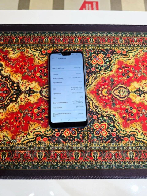 Honor 10. �/�, 64 ��, �����, 3G, 4G LTE, Dual-SIM, ����������, NFC ����