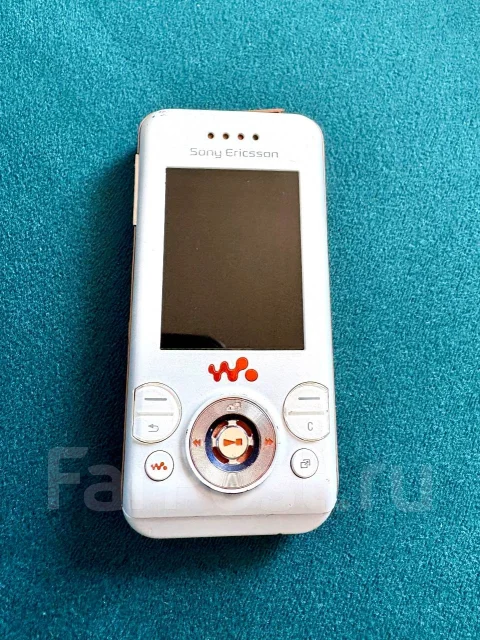 Sony Ericsson Walkman W580i. �/�, �����, ��������� ����