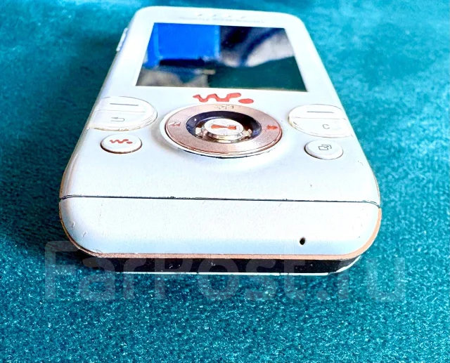 Sony Ericsson Walkman W580i. �/�, �����, ��������� ����