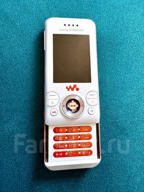 Sony Ericsson Walkman W580i. �/�, �����, ��������� ����