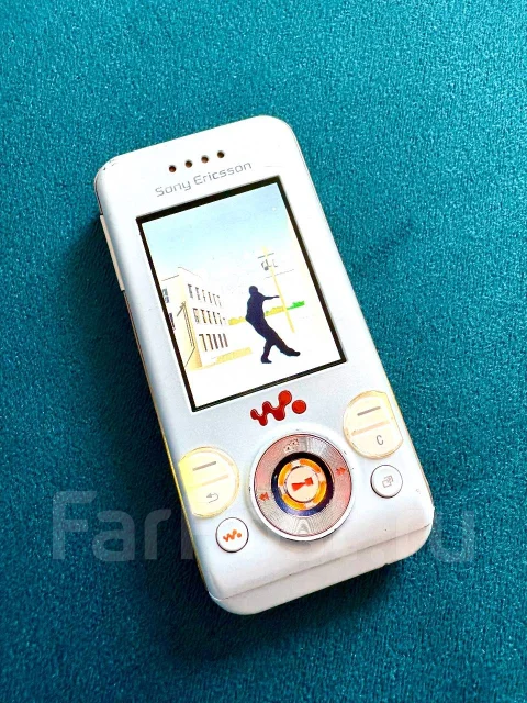 Sony Ericsson Walkman W580i. �/�, �����, ��������� ����