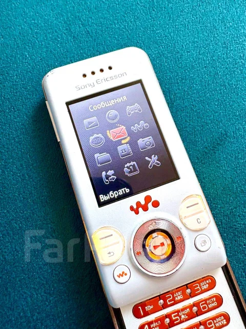 Sony Ericsson Walkman W580i. �/�, �����, ��������� ����