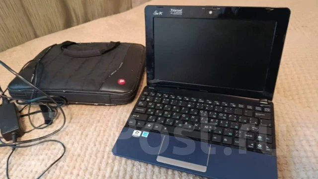 Asus. 10.1", 105����, ��� 2048 ��, ���� 250���, WiFi: 1, Bluetooth: 1, ����������� �� 5��. ����