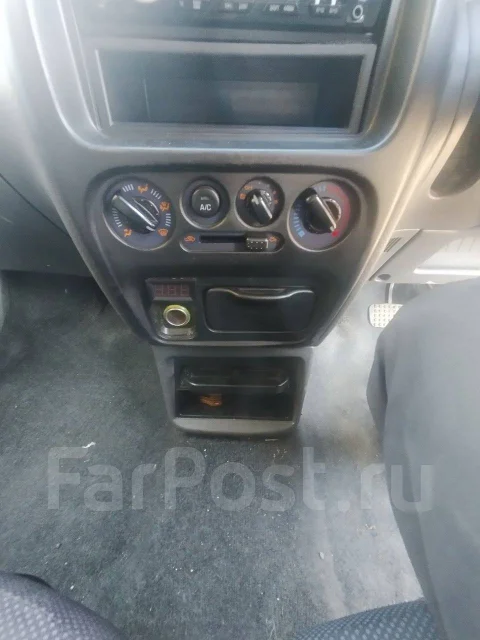 Daihatsu YRV ����